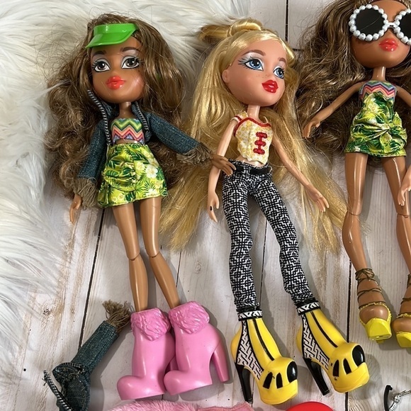 Bratz Doll Bundle and Accessories - Picture 2 of 10